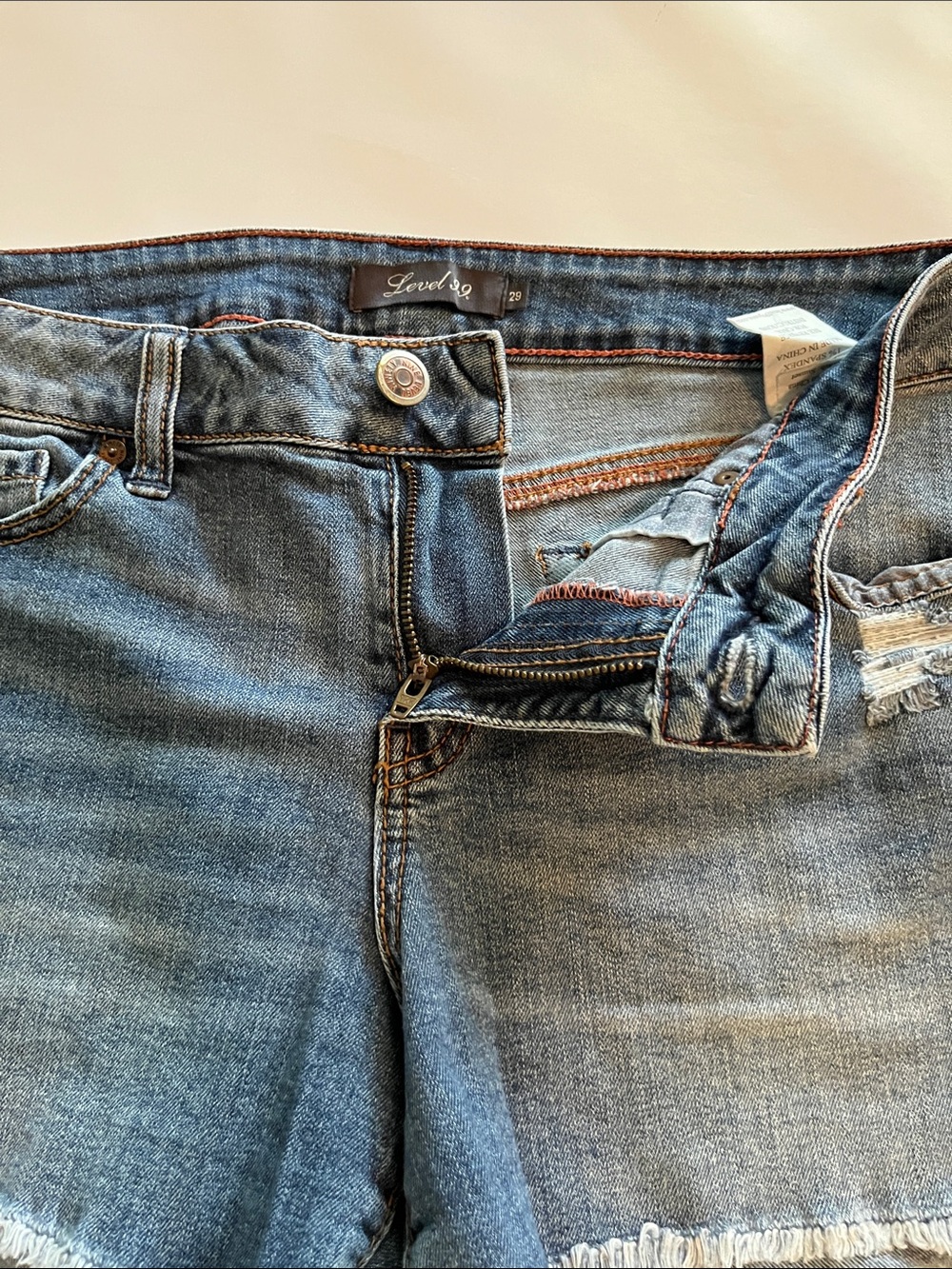 Level 99 Mid Rise Shorts Size 29 - Picture 16 of 16